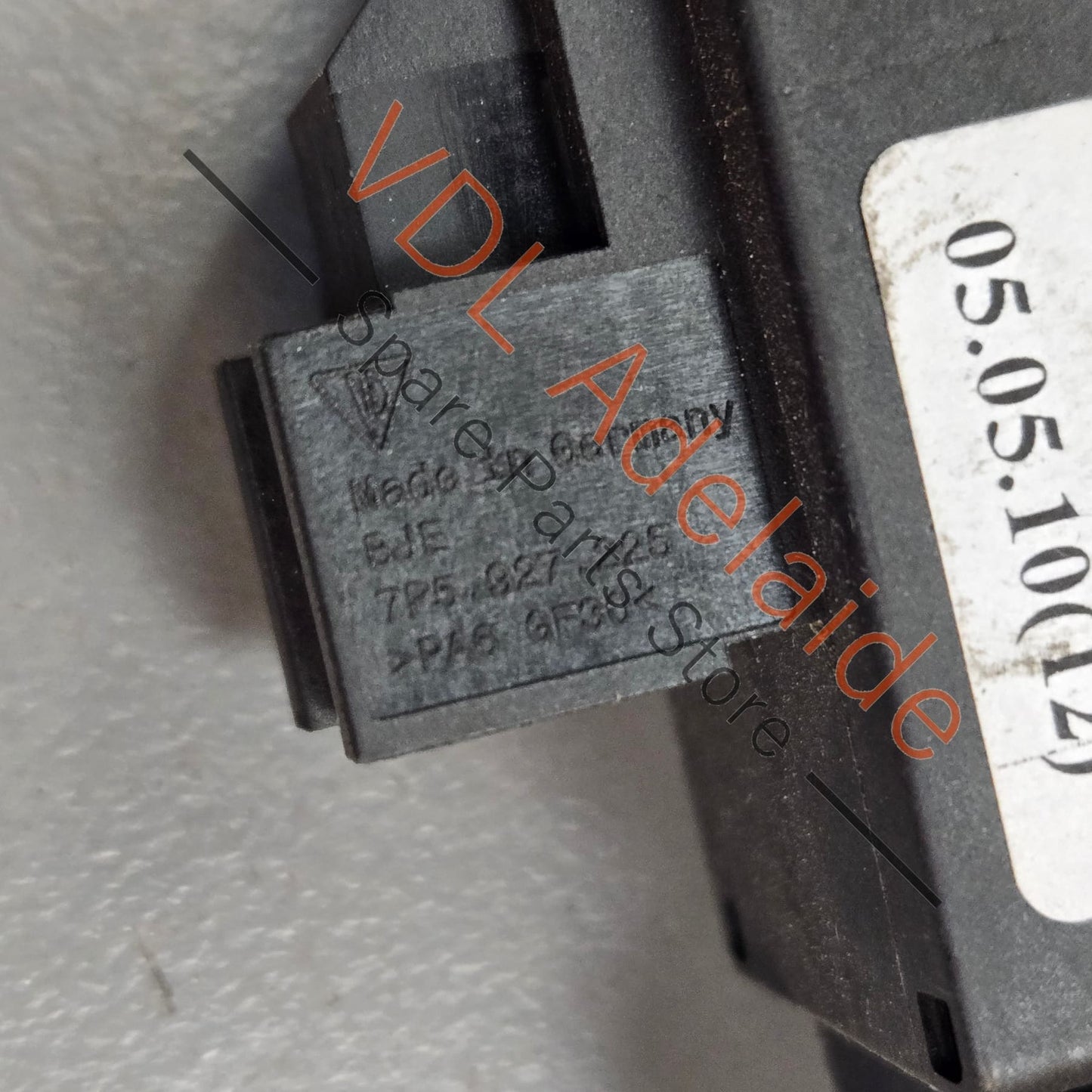 7P5927225 Porsche Cayenne 958 Electronic Park Brake Switch EPB 95861325100