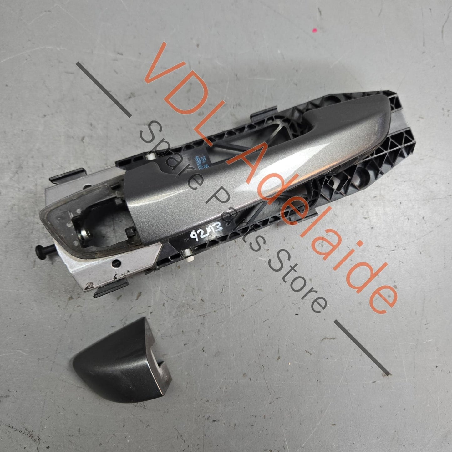 958 531 885 00 Porsche Cayenne 958 Right Front Drivers Exterior Door Handle 95853120600
