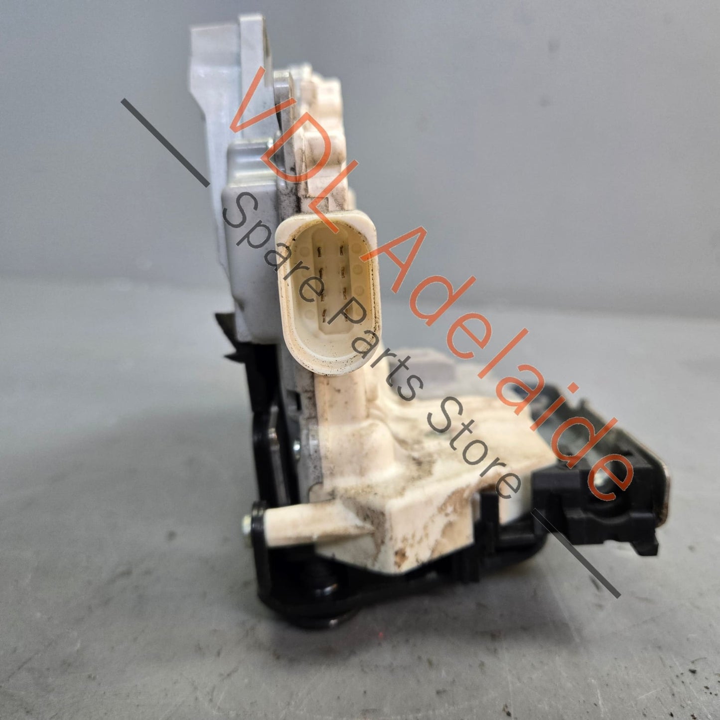9A783911500 Genuine Porsche Cayenne 958 Left Rear Door Lock Mechanism 8K0839015 9A783911500 Also for Audi VW