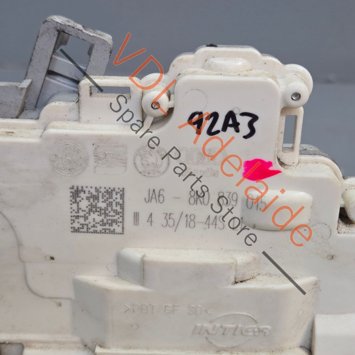 9A783911500 Genuine Porsche Cayenne 958 Left Rear Door Lock Mechanism 8K0839015 9A783911500 Also for Audi VW