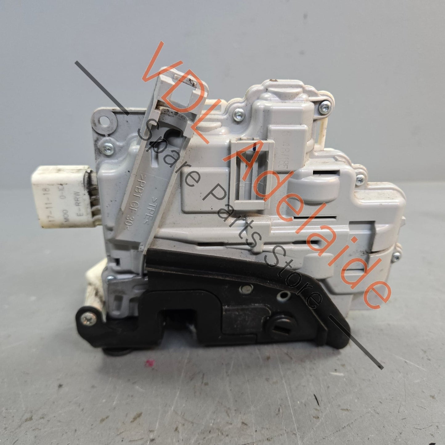 9A783911600 Genuine Porsche Cayenne 958 Right Rear Door Lock Mechanism 8K0839016 9A783911600 Also for Audi VW