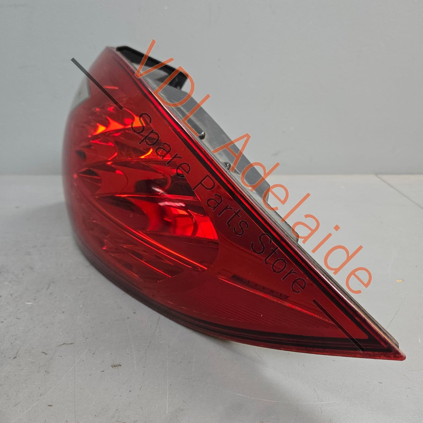 95863109601 958945096 Porsche Cayenne 958 Right Rear Outer Tail Light 95863109601 7P5945096F 958945096