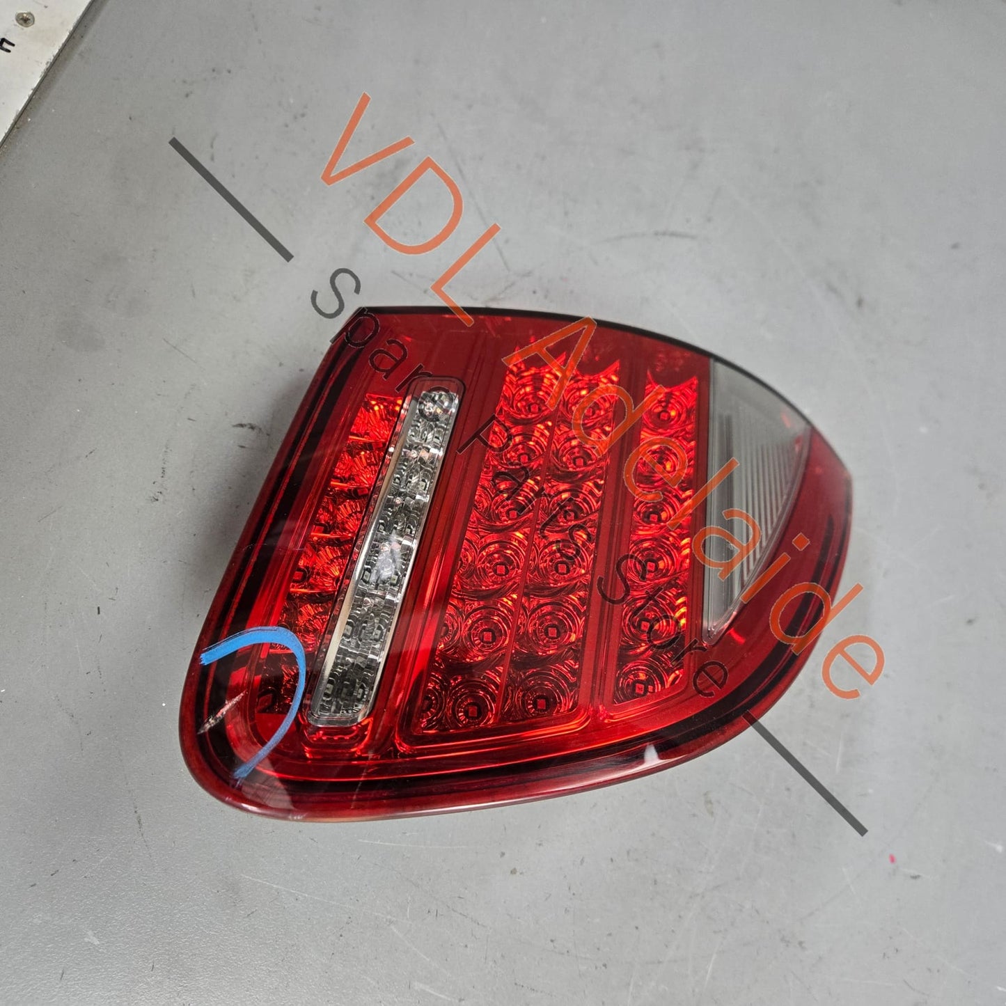 958945093 95863109301 Porsche Cayenne 958 Left Rear Inner Tail Light 95863109301 7P5945093K 958945093 **Discounted stock, minor chip**