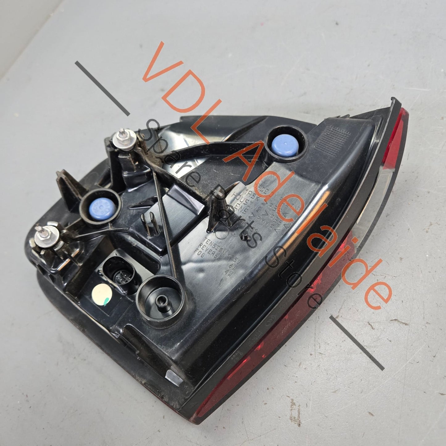 958945093 95863109301 Porsche Cayenne 958 Left Rear Inner Tail Light 95863109301 7P5945093K 958945093 **Discounted stock, minor chip**