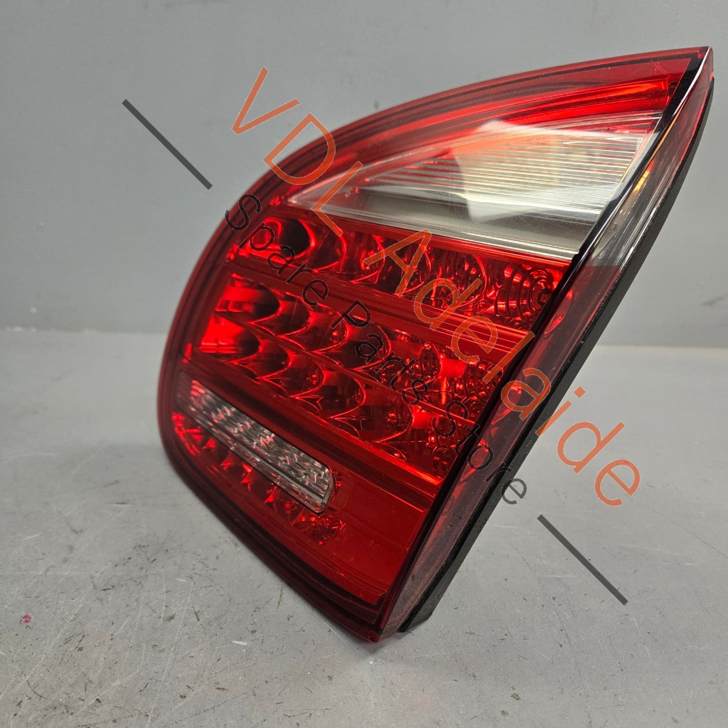 958945094 95863109401 Porsche Cayenne 958 Right Rear Inner Tail Light 95863109401 7P5945094K 958945094