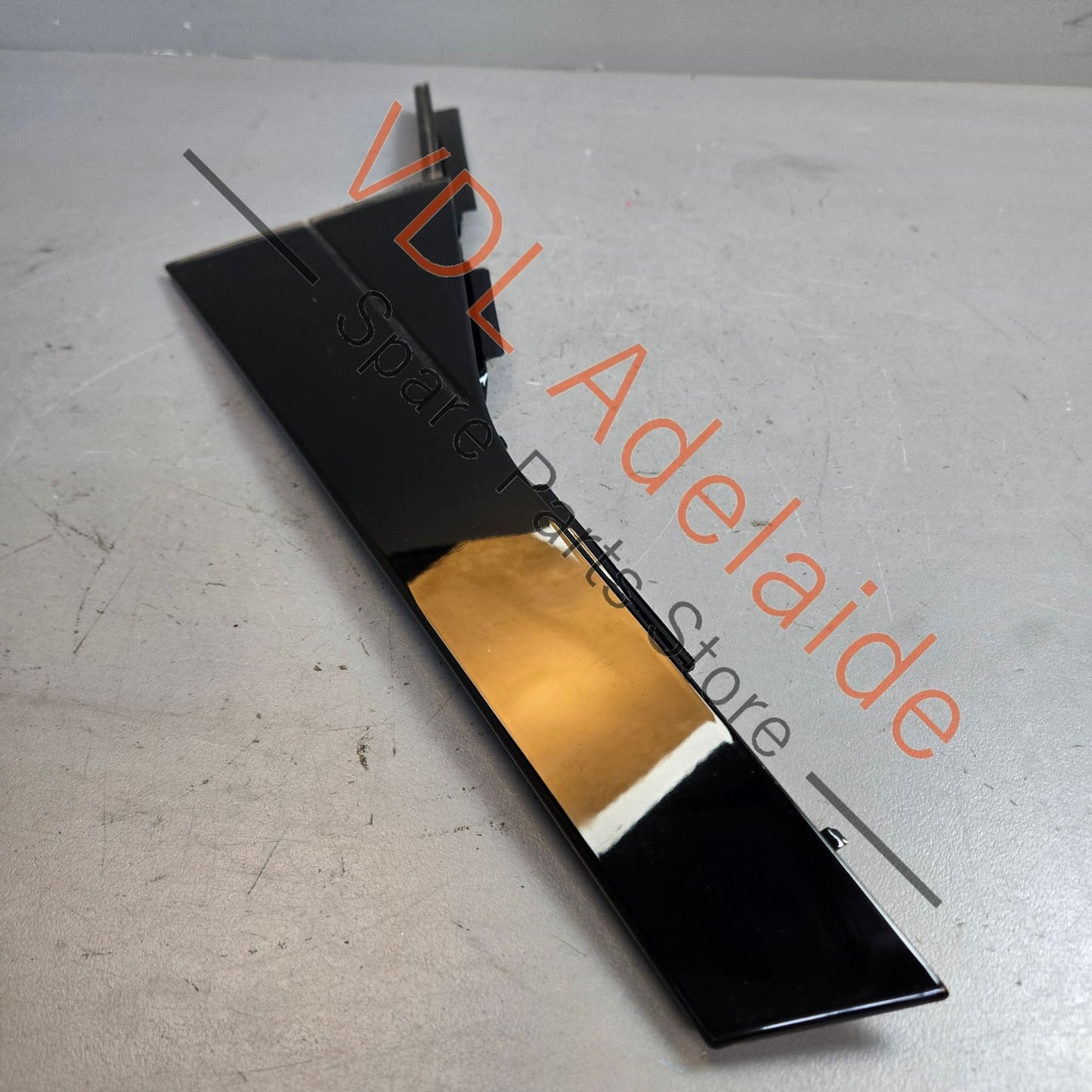 7P5853589B Porsche Cayenne Rear Left Door C Pillar Exterior Moulding Trim 95855958901 GW1 7P5853589B Gloss Black