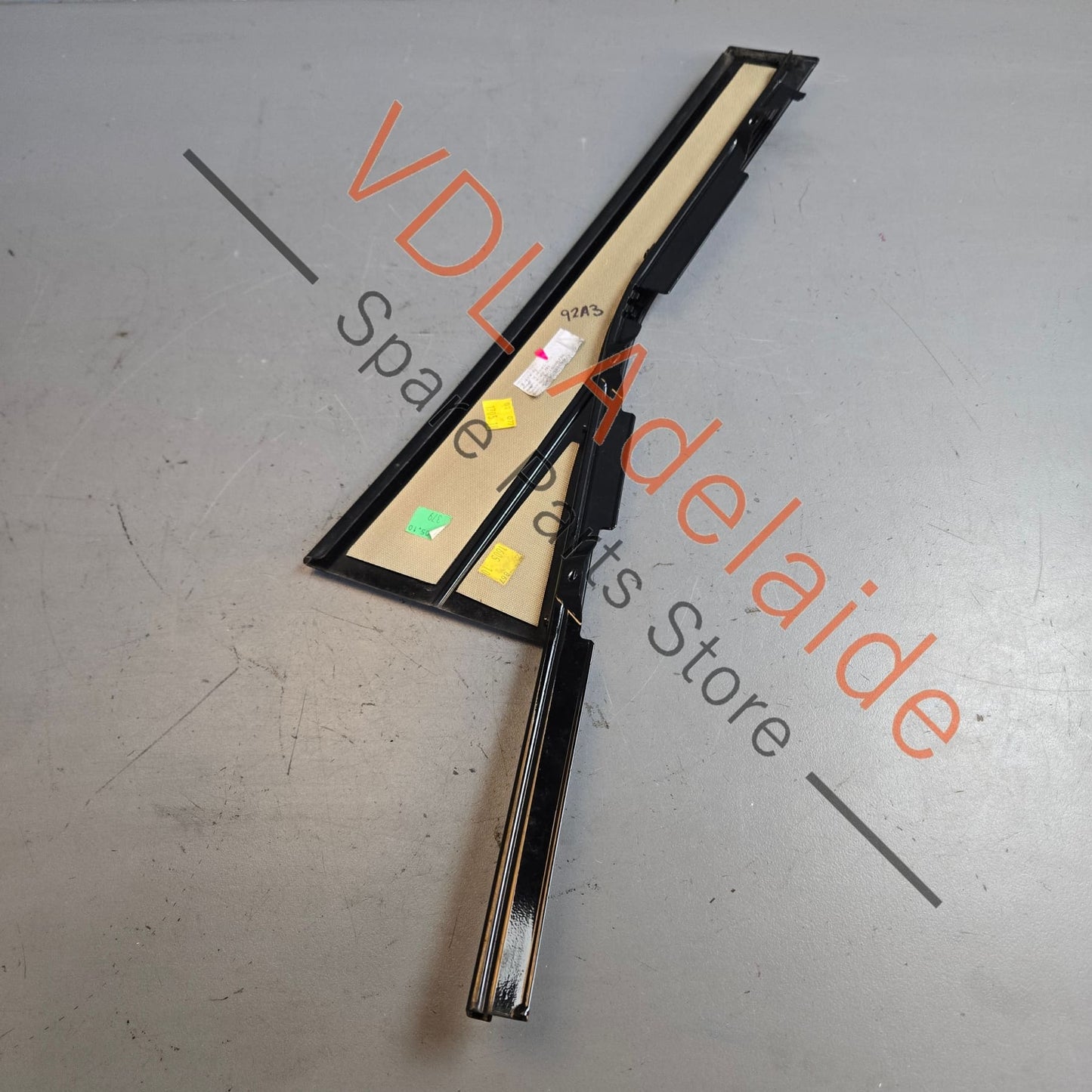 7P5853589B Porsche Cayenne Rear Left Door C Pillar Exterior Moulding Trim 95855958901 GW1 7P5853589B Gloss Black