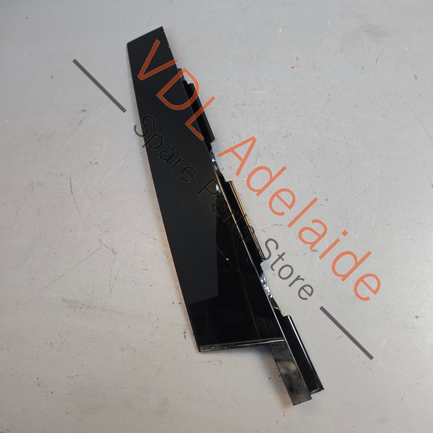 7P5853318 Porsche Cayenne Front Right Door B Pillar Exterior Moulding Trim 7P5853318 95855931801 GW1 Gloss Black
