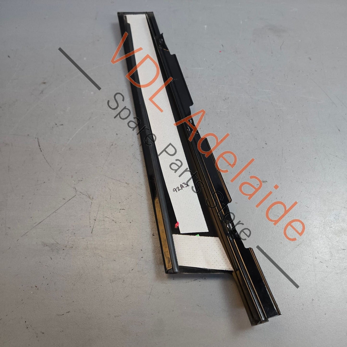 7P5853317 Porsche Cayenne Front Left Door B Pillar Exterior Moulding Trim 7P5853317 95855931701 GW1 Gloss Black