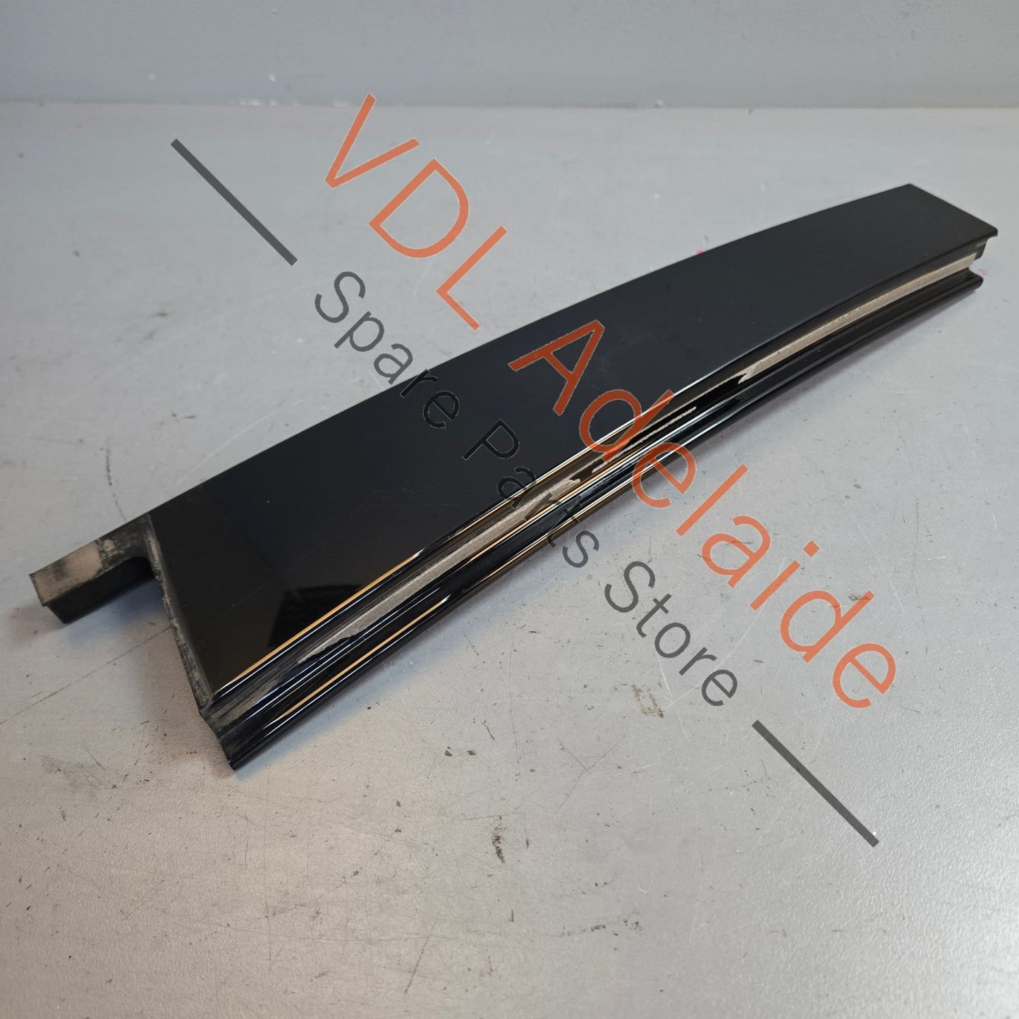 7P5853352 Porsche Cayenne Rear Right Door B Pillar Exterior Moulding Trim 7P5853352 95855935202 GW1 Gloss Black