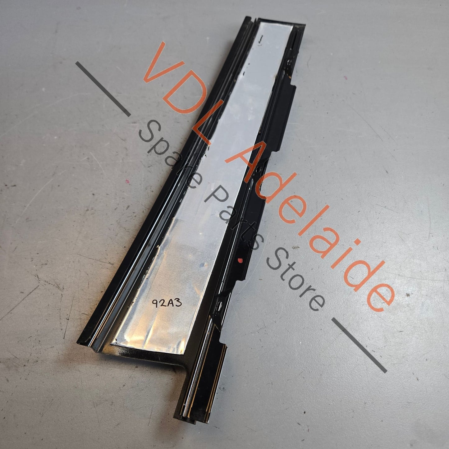 7P5853352 Porsche Cayenne Rear Right Door B Pillar Exterior Moulding Trim 7P5853352 95855935202 GW1 Gloss Black
