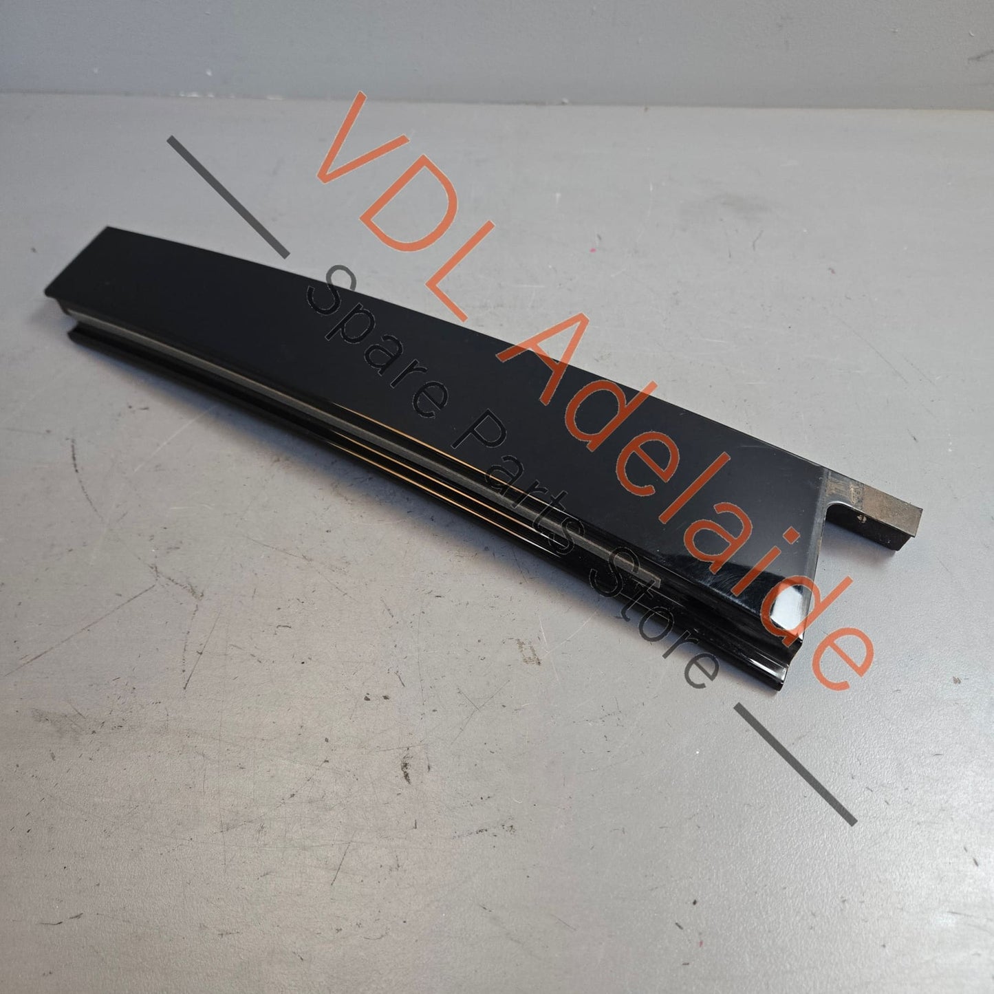 7P5853352 Porsche Cayenne Rear Left Door B Pillar Exterior Moulding Trim 7P5853351 95855935102 GW1 Gloss Black