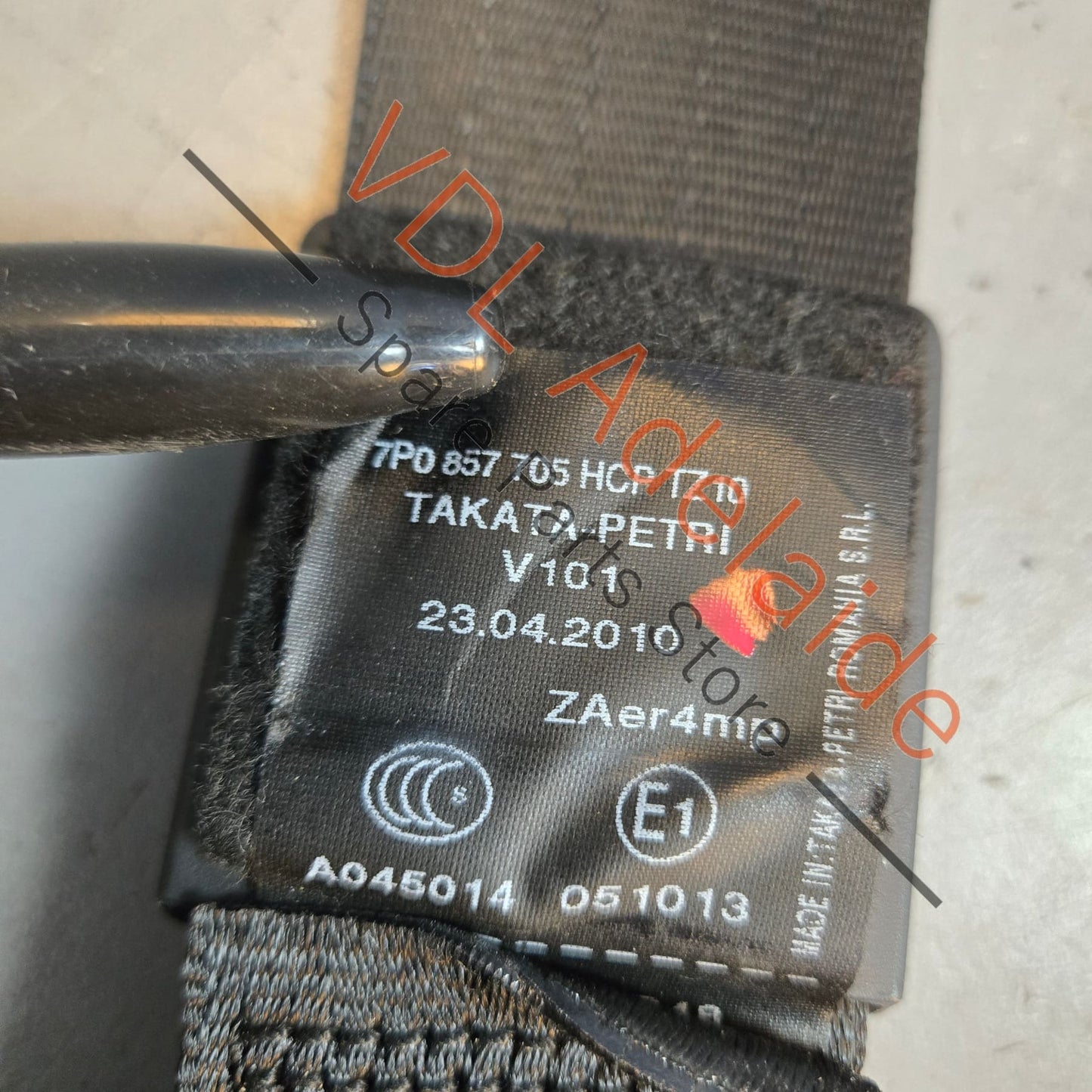 7P0857705 958 803 001 02 HCP Porsche Cayenne 958 92A Front Left Seatbelt 7P0857705 95880300102 HCP