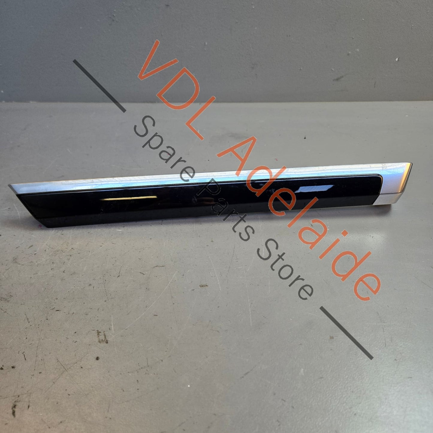 7P5867410F 6BB 95855542000 6BB Porsche Cayenne 958 92A Gloss Black Front Right Door Trim Insert 7P5867410F 95855542000 6BB