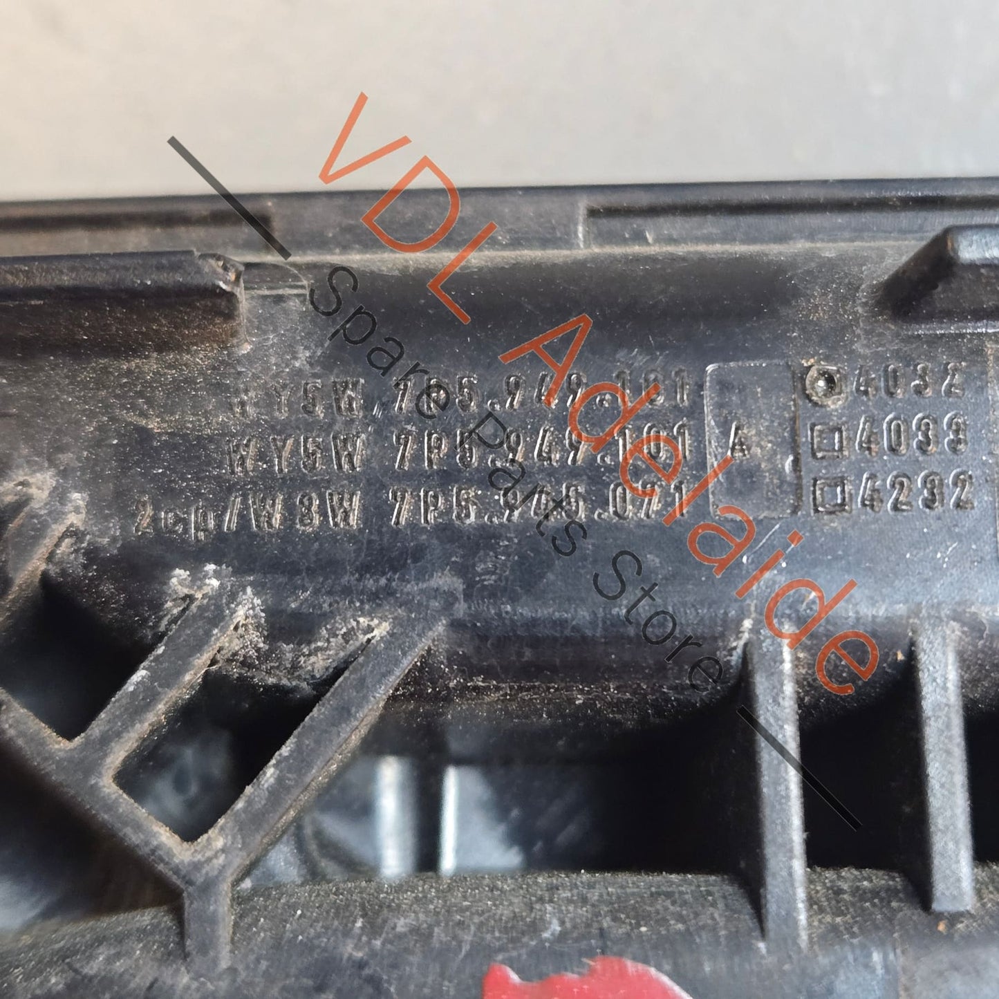 958 631 101 00 7P5949101 Genuine Porsche Cayenne 958 Left Side Fender Blinker Indicator 95863110100 7P5949101