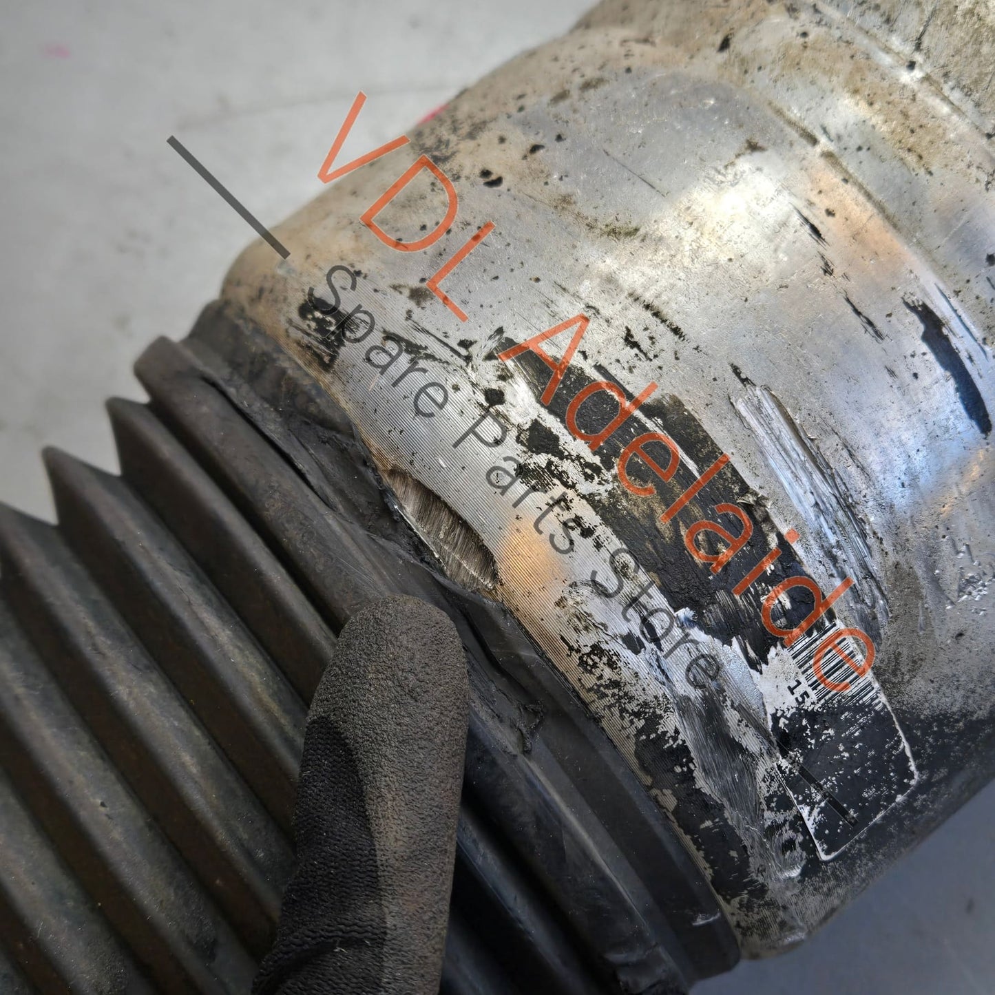 7P5616040N 95835804004 Porsche Cayenne 958 Right Front Air Suspension Strut Shock Absorber 7P5616040N 95835804004
