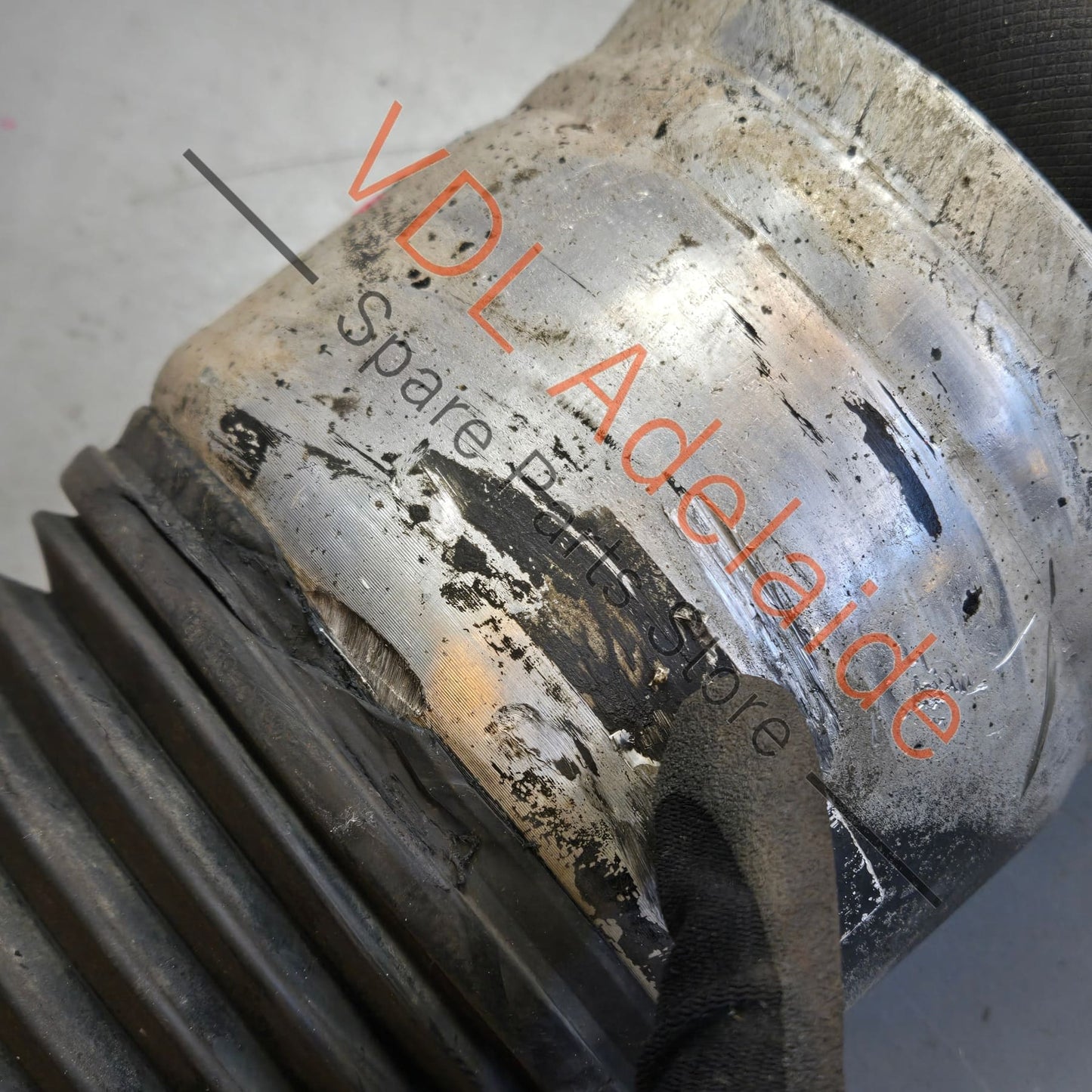 7P5616040N 95835804004 Porsche Cayenne 958 Right Front Air Suspension Strut Shock Absorber 7P5616040N 95835804004