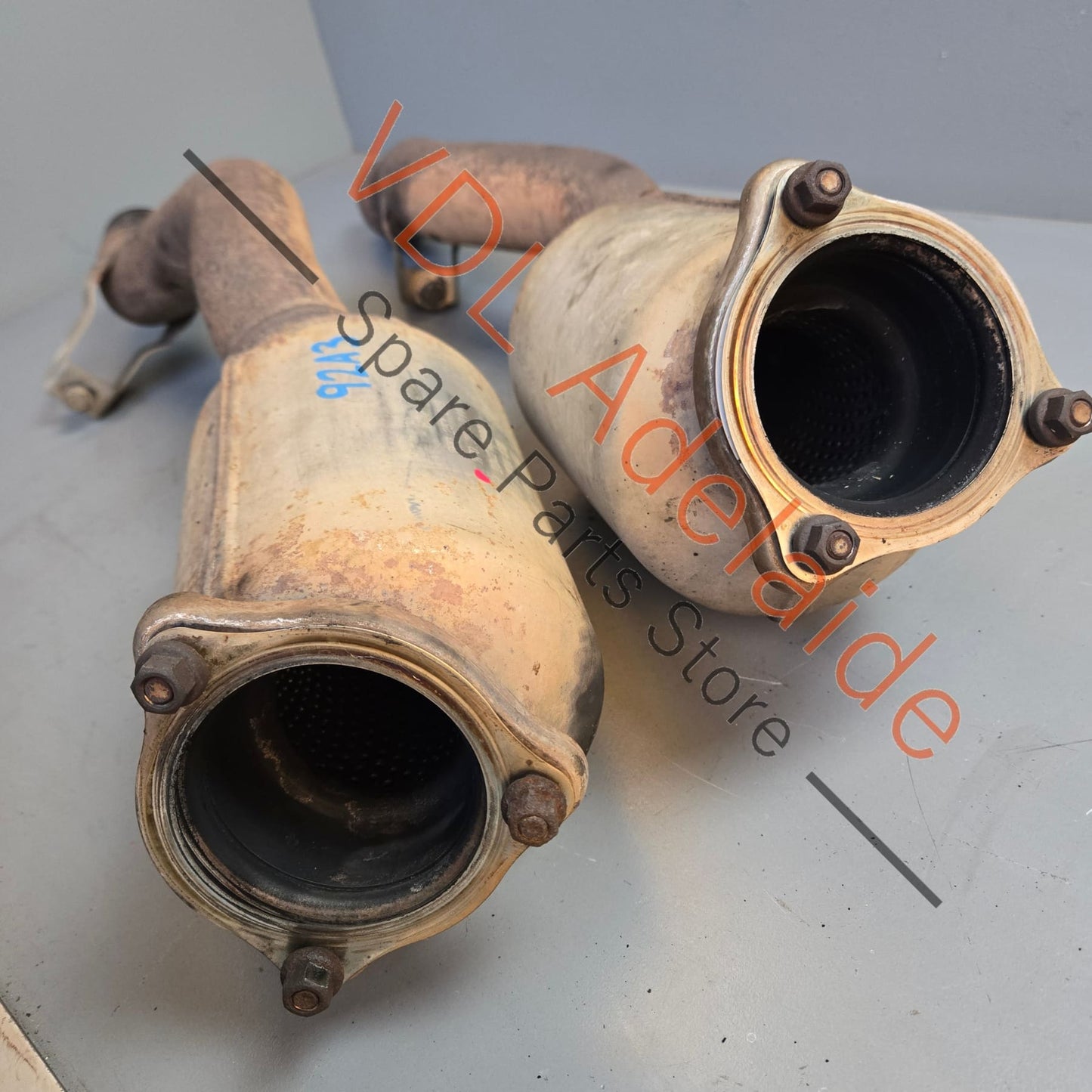 95811302311 95811302411 Porsche Cayenne Hybrid 3.0 V6 Muffler Silencer Exhaust Set Left & Right 95811302311 95811302411