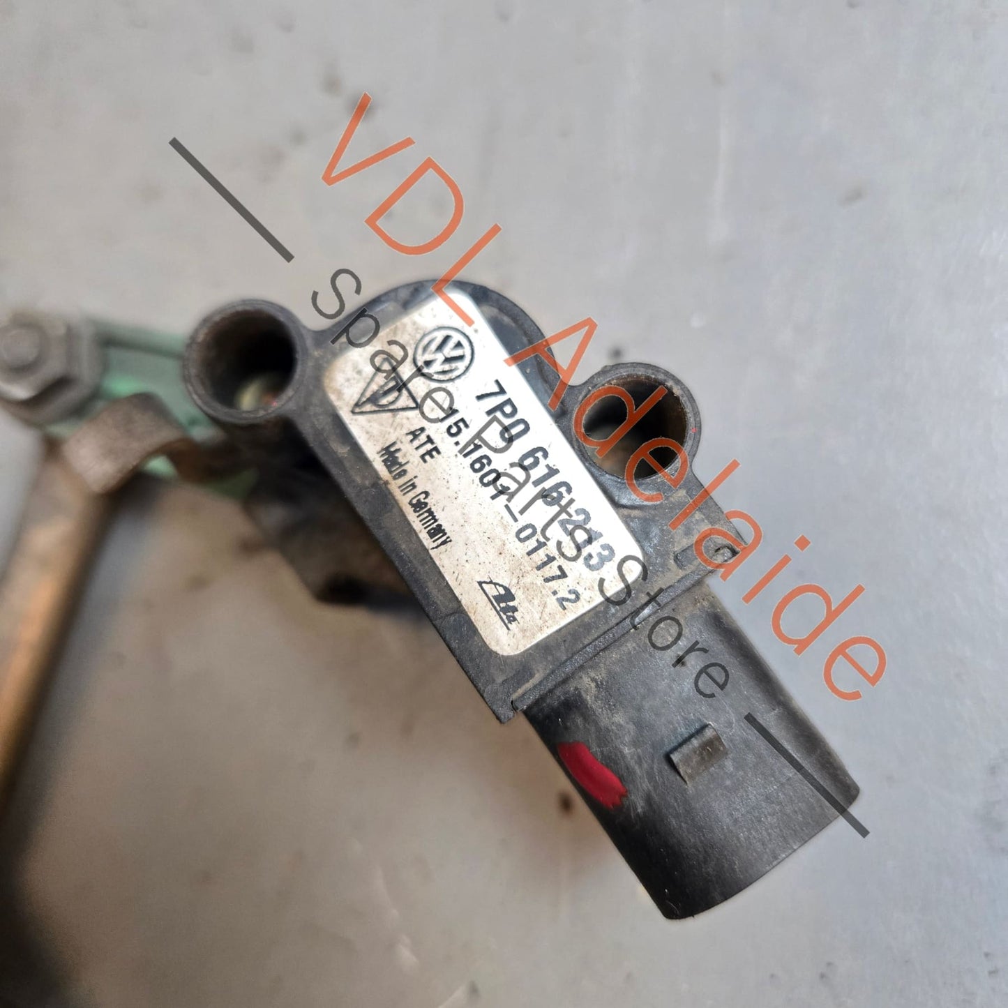 7P0616213 95834107500 Porsche Cayenne 958 Touareg Suspension Level Sensor Front Left 7P0616213 95834107500