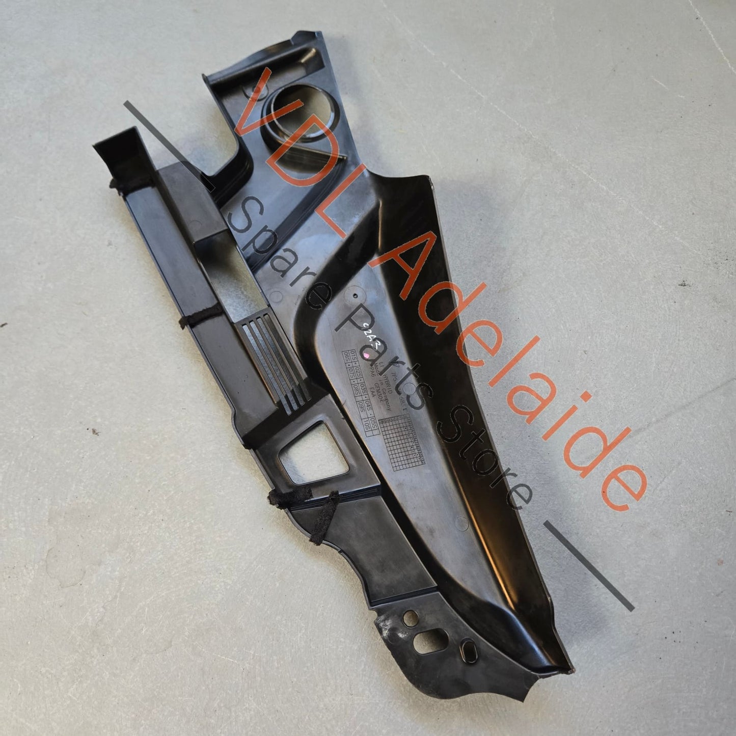 7P5806583 95855658302 9B9 Porsche Cayenne 958 92A Engine Bay Cover Trim Left Side 7P5806583 95855658302 9B9