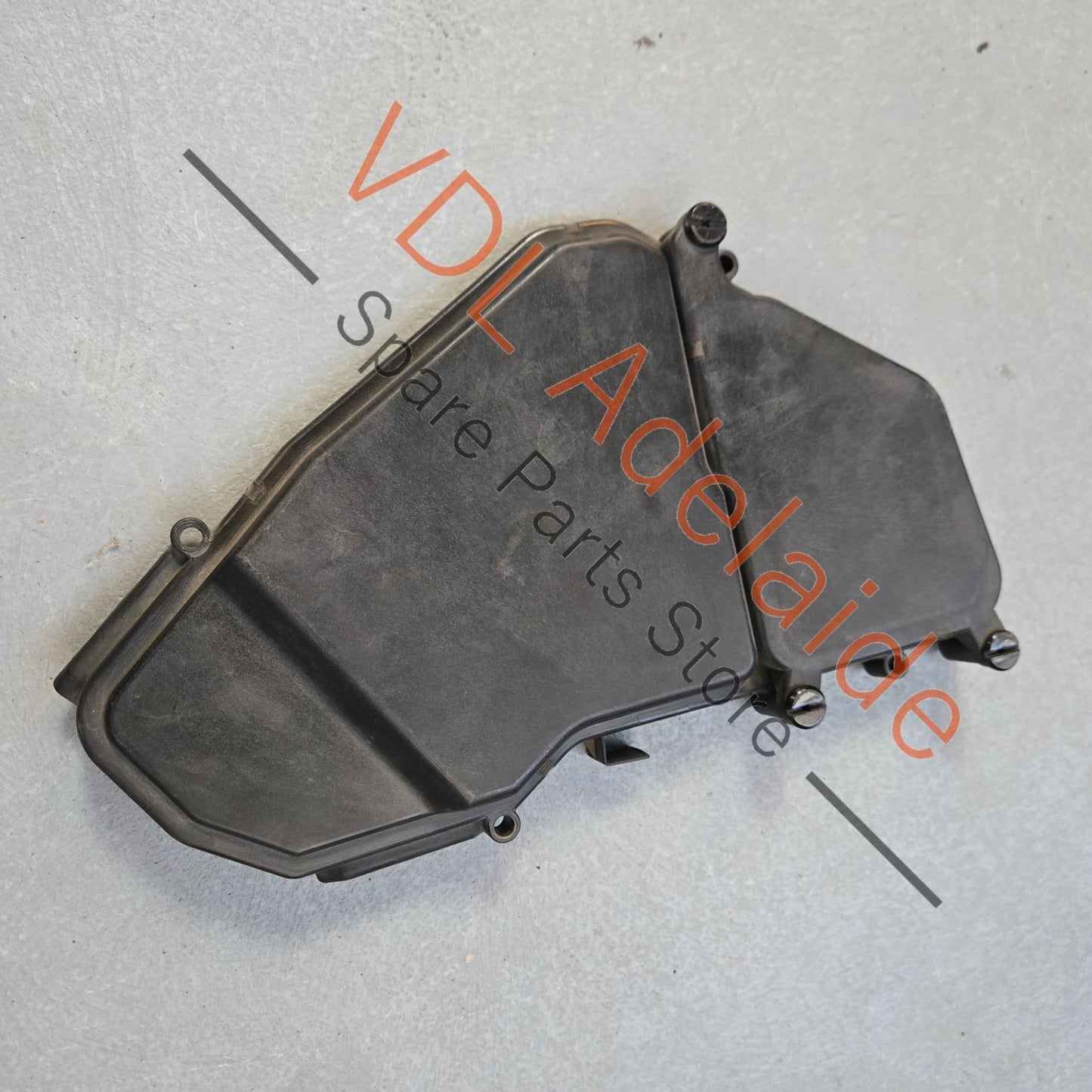 7L0937576A Porsche Cayenne Touareg Q7 Engine Bay Fuse Panel Cover Lid 7L0937576A