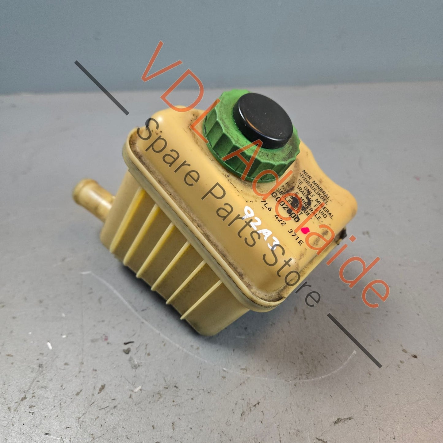 7L6422371E 95531401530 Porsche Cayenne Touareg Q7 Power Steering Fluid Reservoir Tank 95531401530 7L6422371E