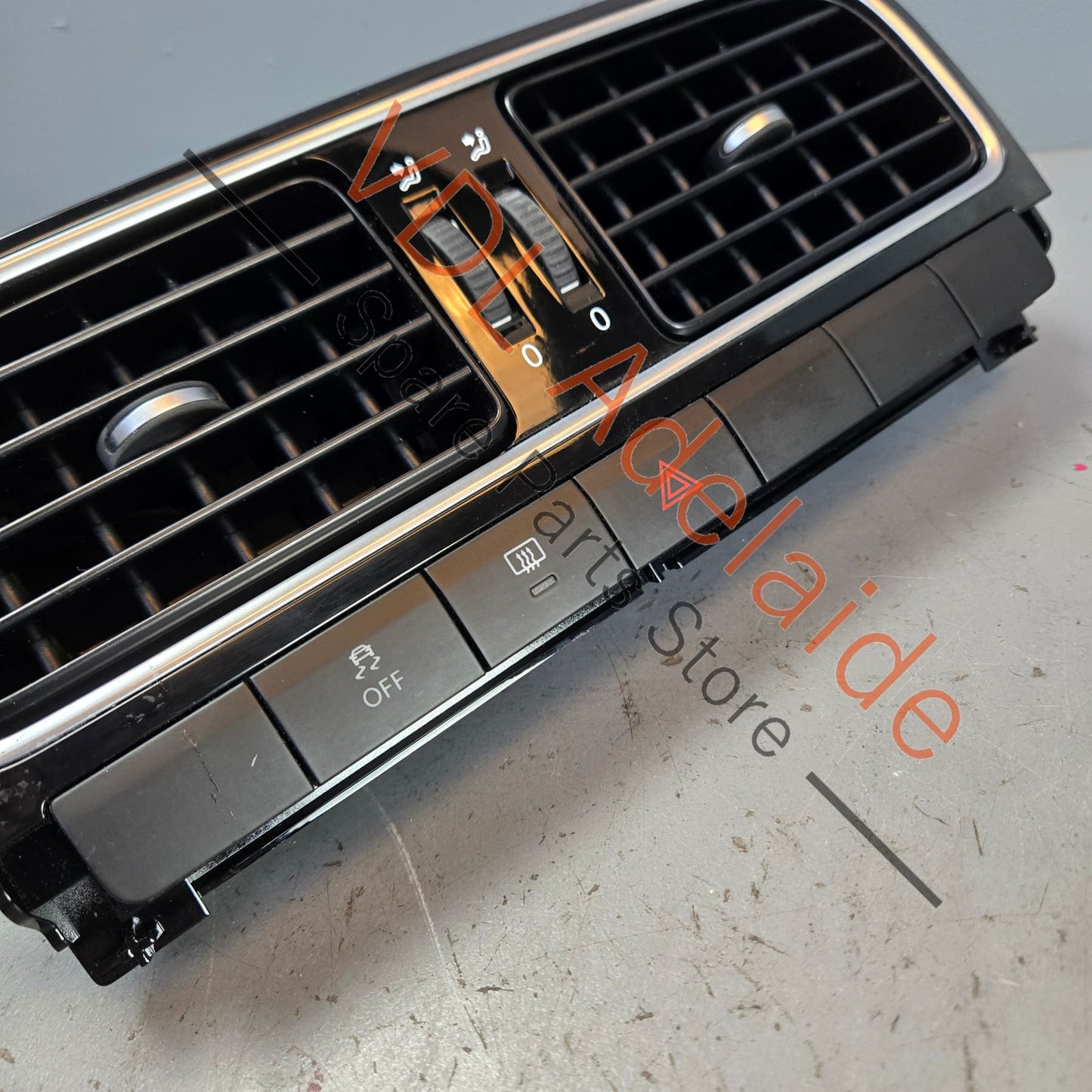 6RF819728C 6RF819728CN0R VW Polo MK5 6R Gti Centre Air Vent for Air Conditioning 6RF819728C N0R Gloss Black