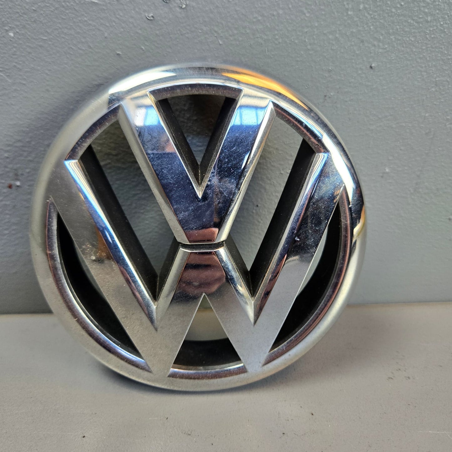 6R0853600A 6R0853600AULM VW Polo MK5 6R Front Grille Badge 6R0853600A Chrome