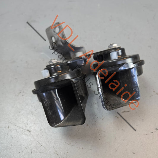 6R0951221A    VW Polo Horn Set High and Low tone 6R0951221A 6R0951223A