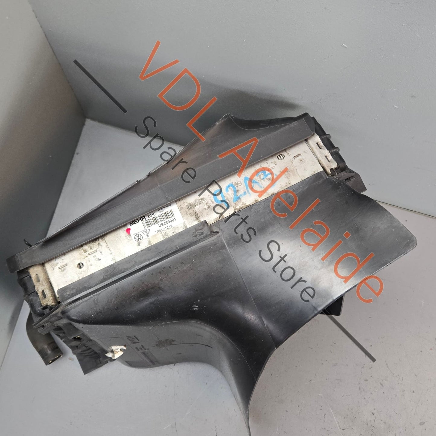 7P0121212 95810621200 Porsche Cayenne 92A 958 Right side Additional Radiator with air guides 95810621200 7P0121212