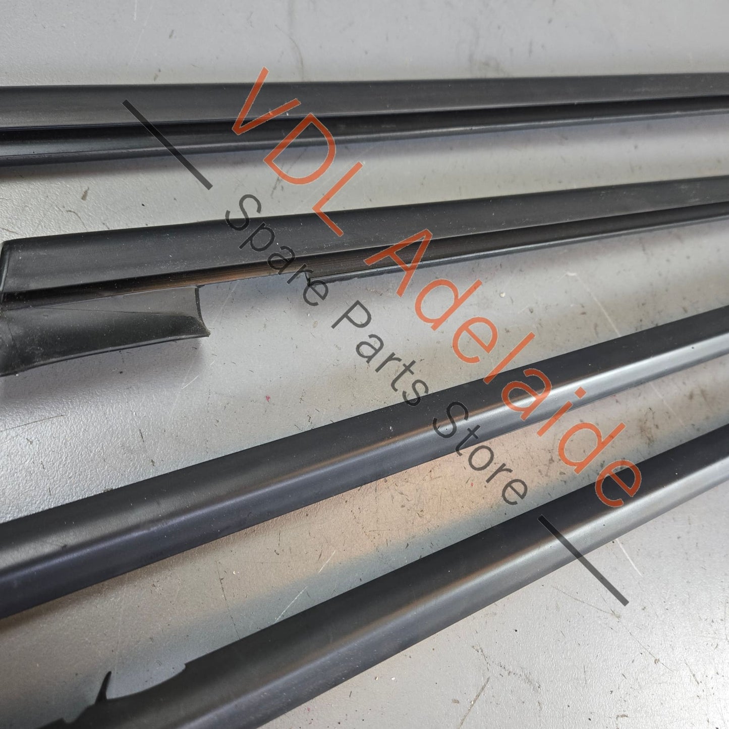 6R4837477 6R4837478 6R6839477 6R6839478 VW Polo MK5 Set of Exterior Window Aperture Seals Strip Mouldings Rubber 6R4837477 6R4837478 6R6839477 6R6839478