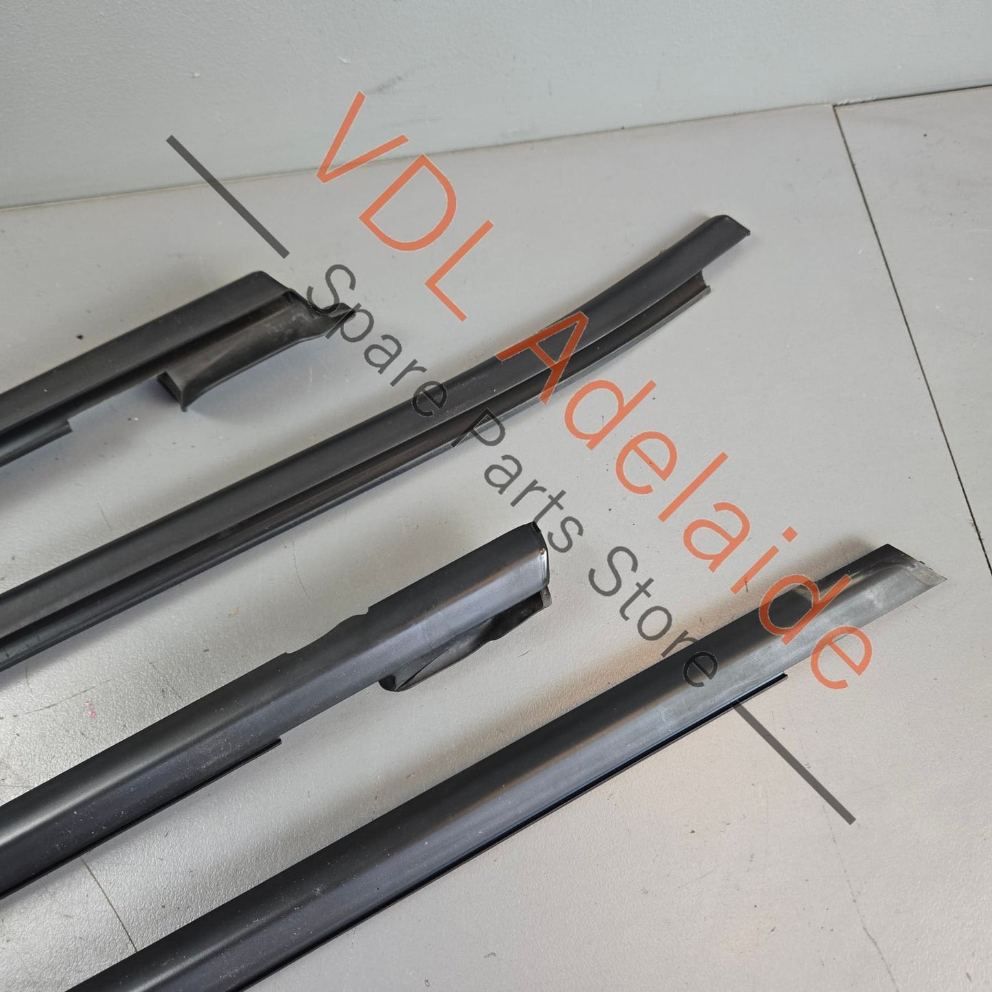 6R4837477 6R4837478 6R6839477 6R6839478 VW Polo MK5 Set of Exterior Window Aperture Seals Strip Mouldings Rubber 6R4837477 6R4837478 6R6839477 6R6839478
