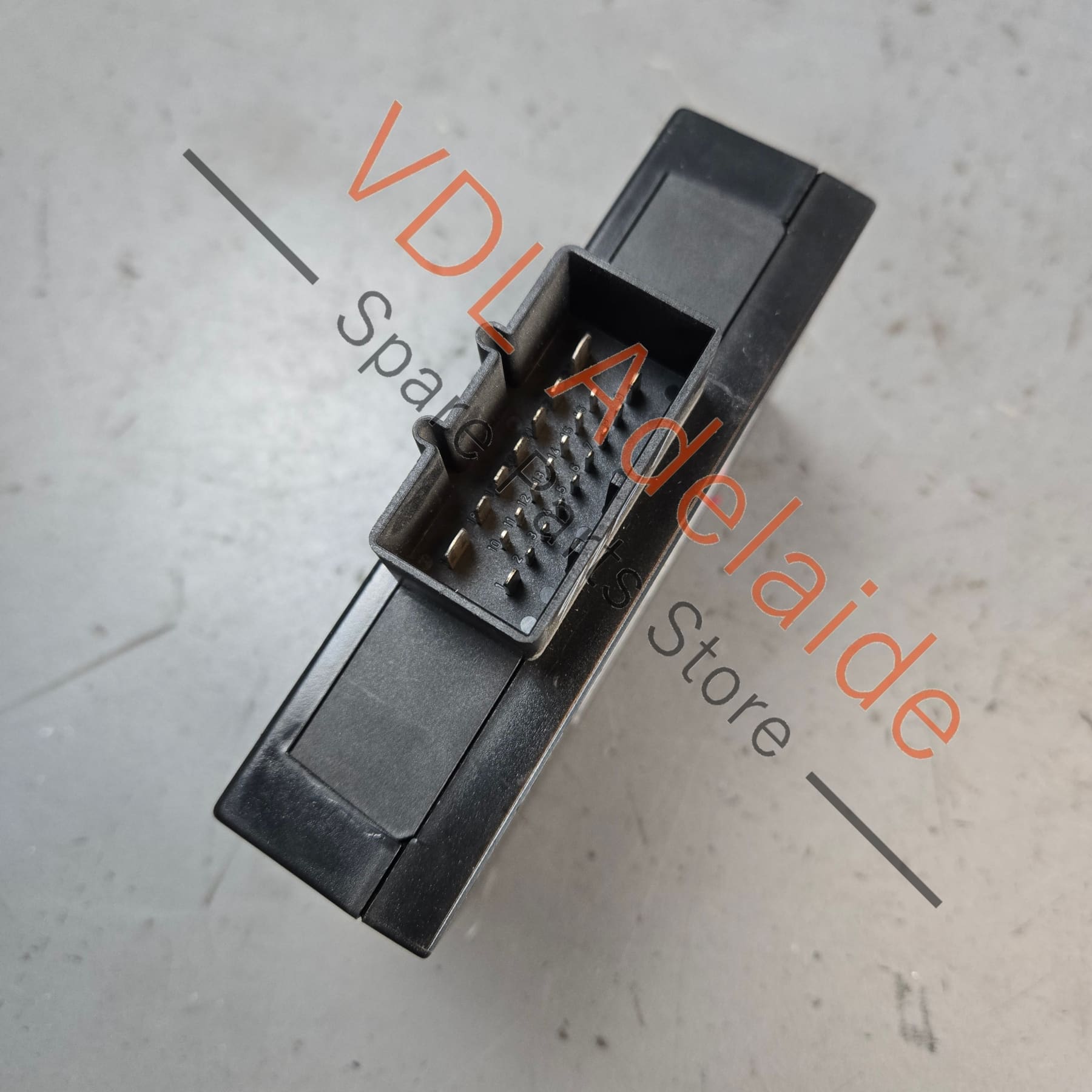 7L5959107 95561808000   Porsche Cayenne 957 Tailgate Control Module 7L5959107 95561808000