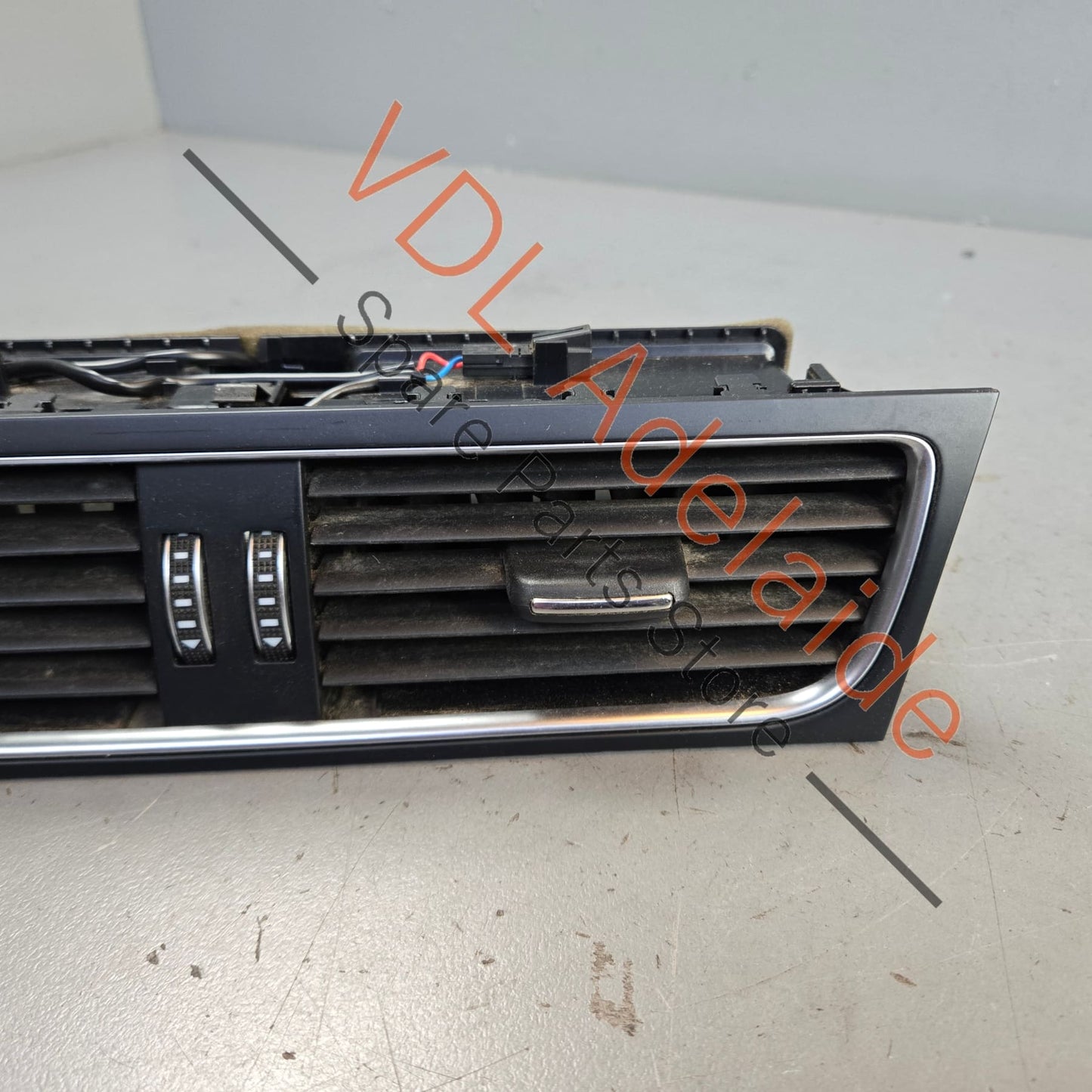8T2820951E Audi RS5 Centre Dash Vent for AC Air Conditioning 8T2820951E