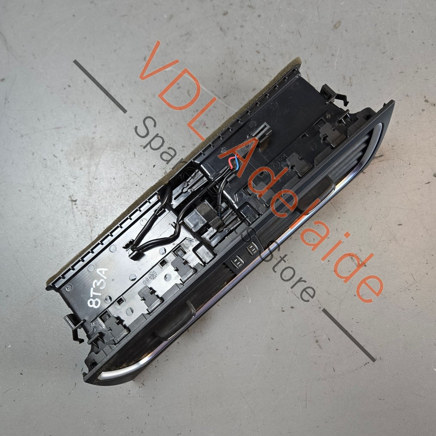 8T2820951E Audi RS5 Centre Dash Vent for AC Air Conditioning 8T2820951E