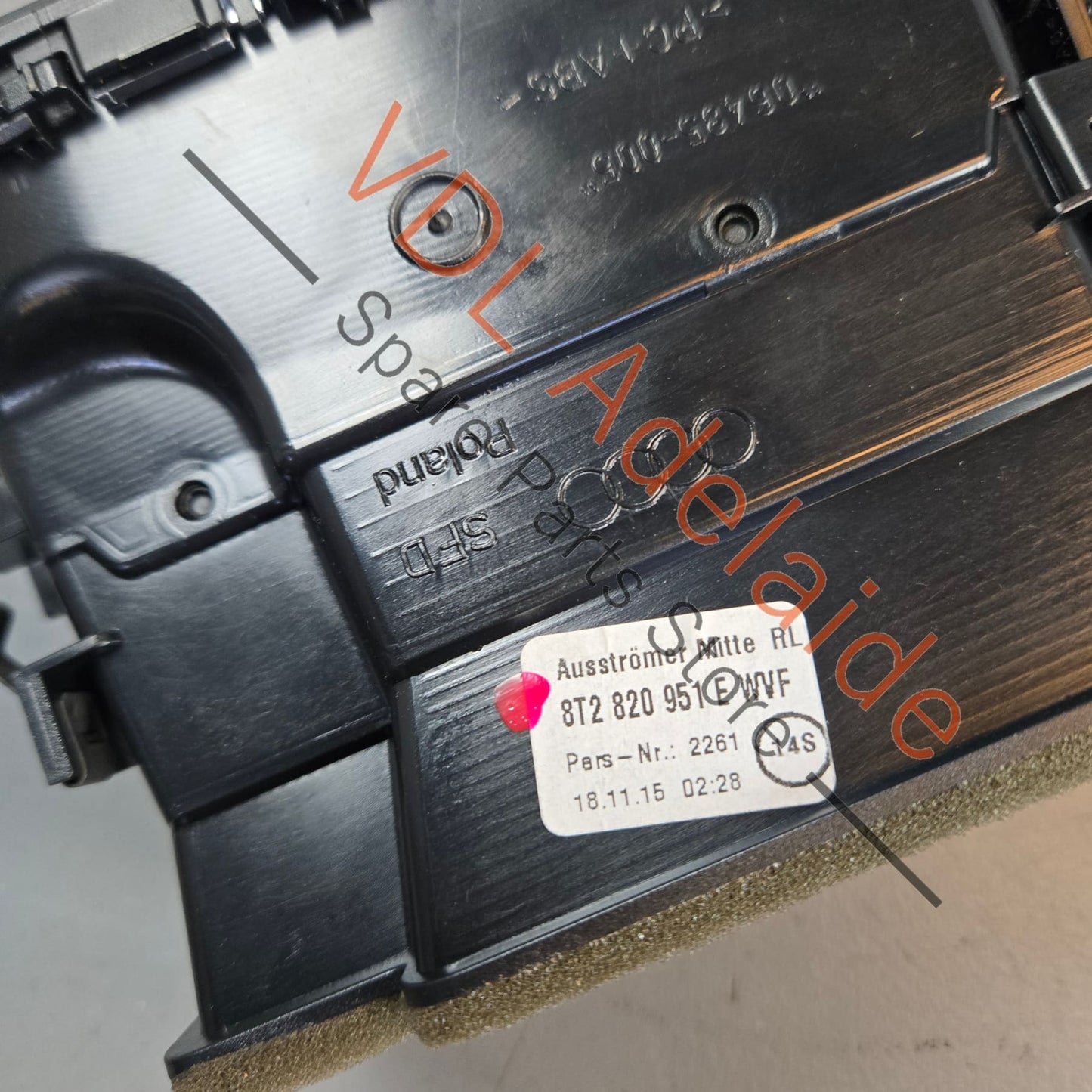 8T2820951E Audi RS5 Centre Dash Vent for AC Air Conditioning 8T2820951E