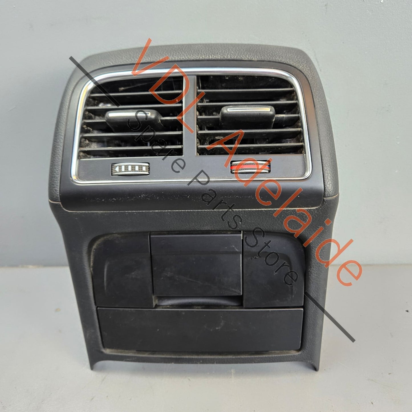 8K0864376 8K0819203J Audi RS5 Rear Passenger Dash Air AC Vent 8K0864376 8K0819203J