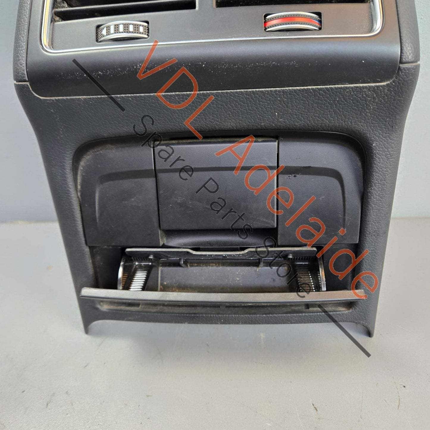 8K0864376 8K0819203J Audi RS5 Rear Passenger Dash Air AC Vent 8K0864376 8K0819203J