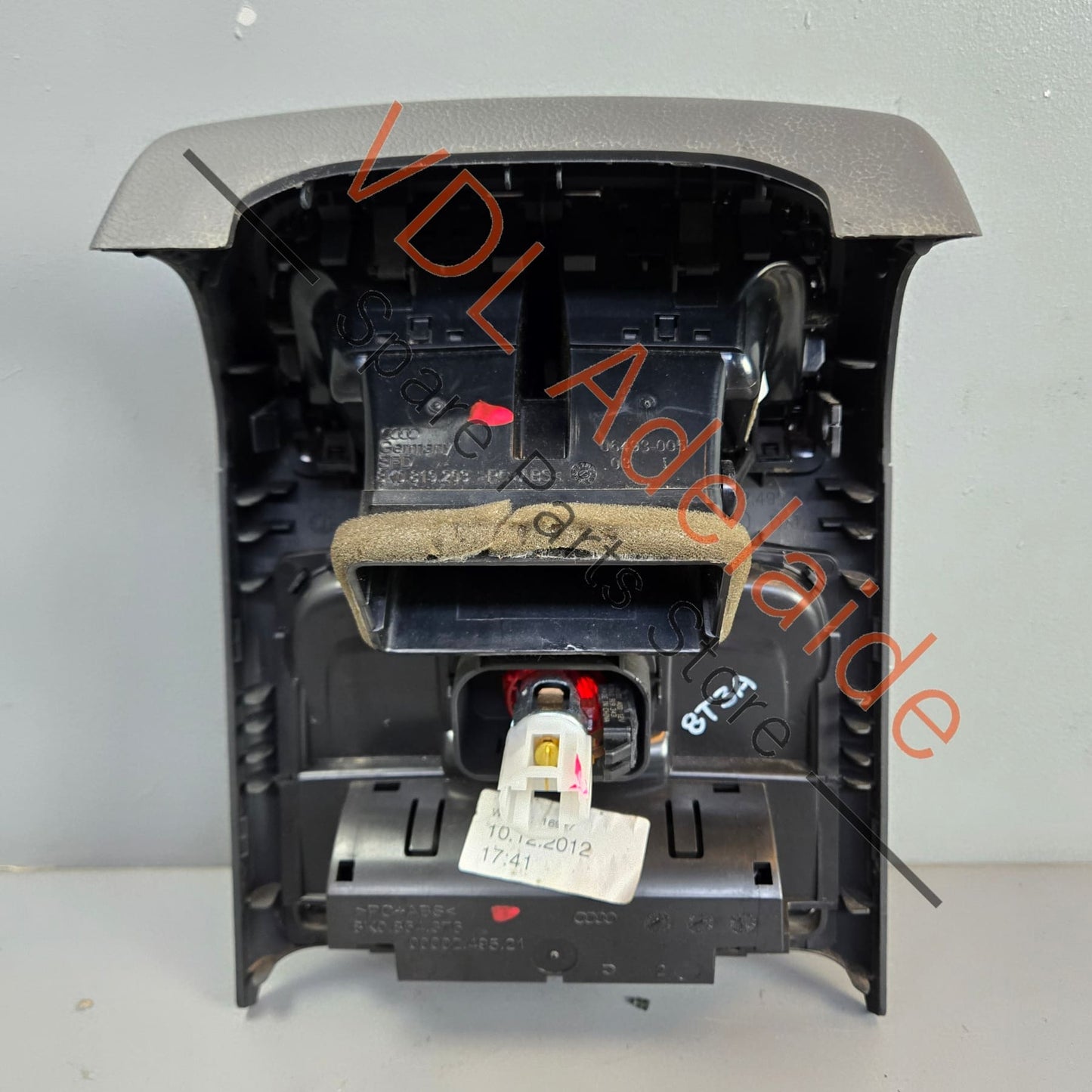 8K0864376 8K0819203J Audi RS5 Rear Passenger Dash Air AC Vent 8K0864376 8K0819203J