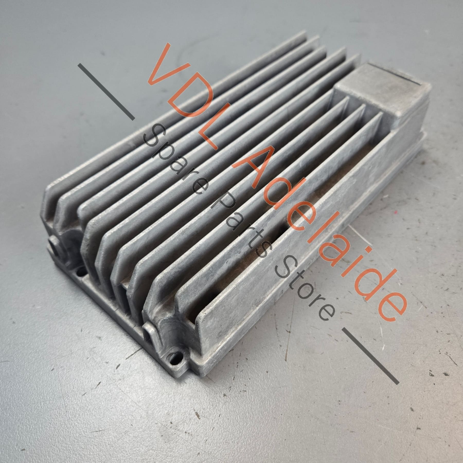 8T1035223A    Audi RS5 Audio Amplifier for Premium Sound 8T1035223A Bang & Olufsen B&O