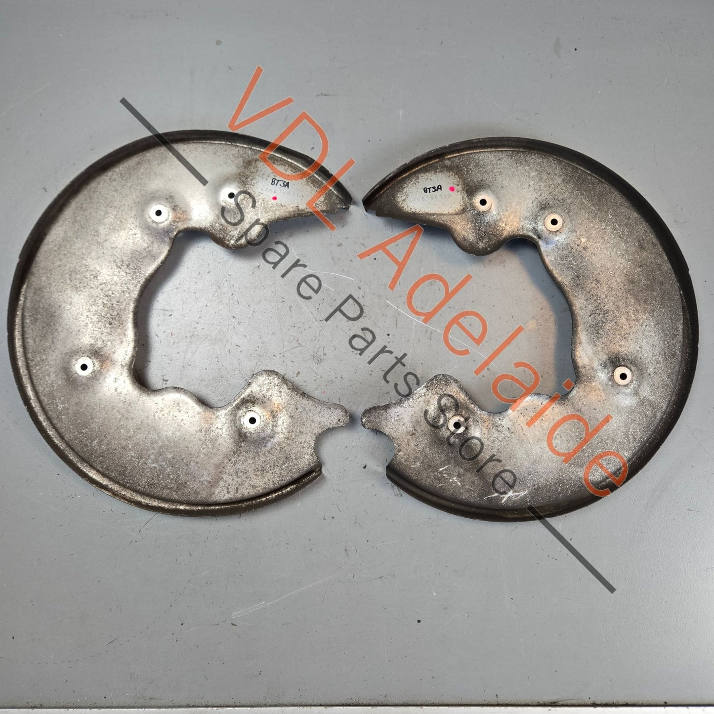 8K0615612A 8K0615611A Audi RS5 Rear Brake Rotor Dust Covers 8K0615612A 8K0615611A