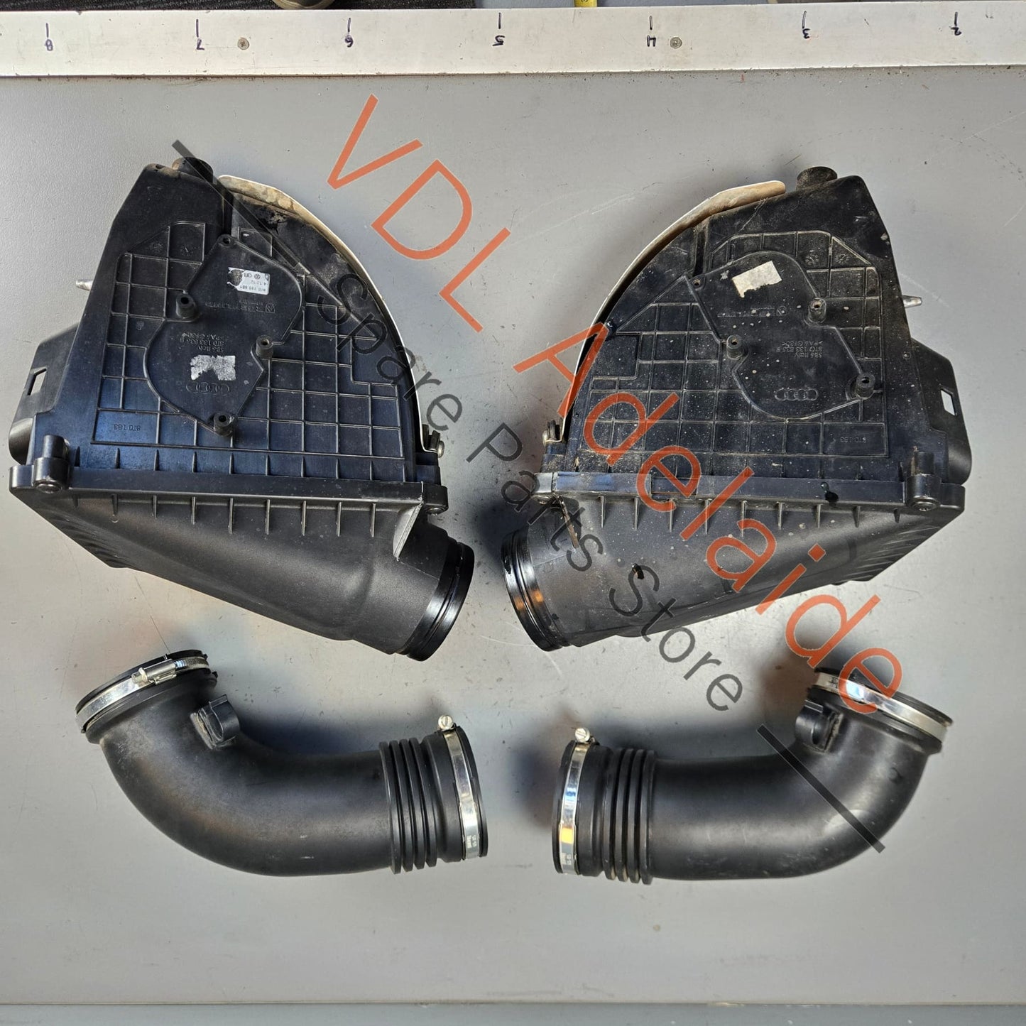 8T0133835B 8T0133844A 8T0129600 8T0129599 Audi RS5 Factory Stock Air Filter Box Assembly 8T0133835B 8T0133844A 8T0129600 8T0129599