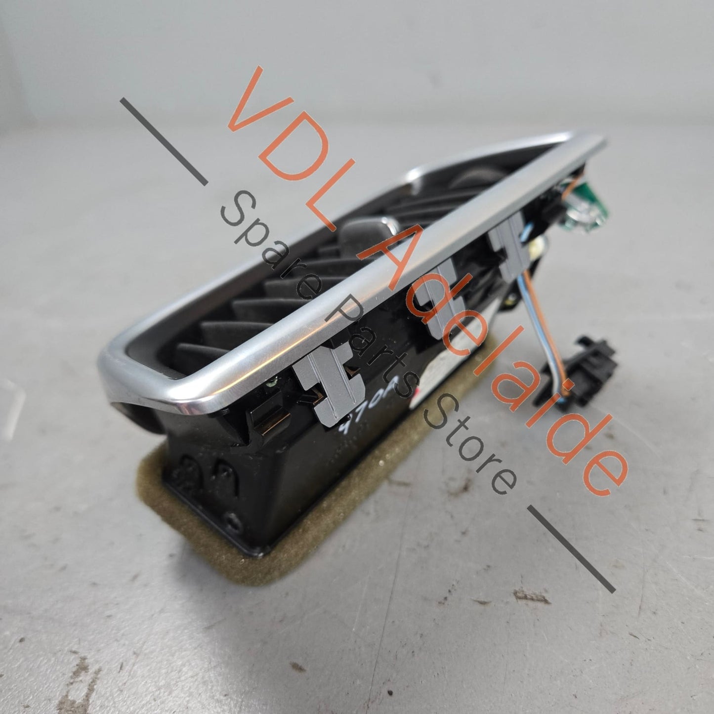970555351 97055535101DAP Porsche Panamera 970 Left Side B Pillar Air Vent 97055535101 DAP