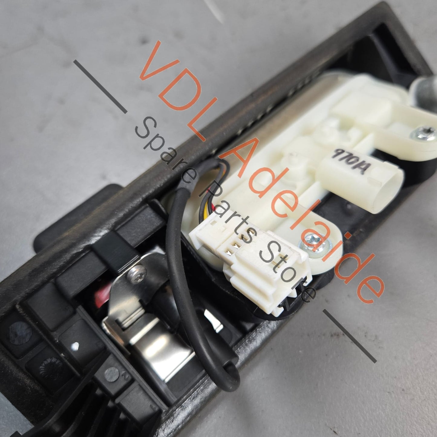 97061342301 970613425021 Porsche Panamera Rear Reverse Camera Trunk Button 97061342301 97061342502 1E0