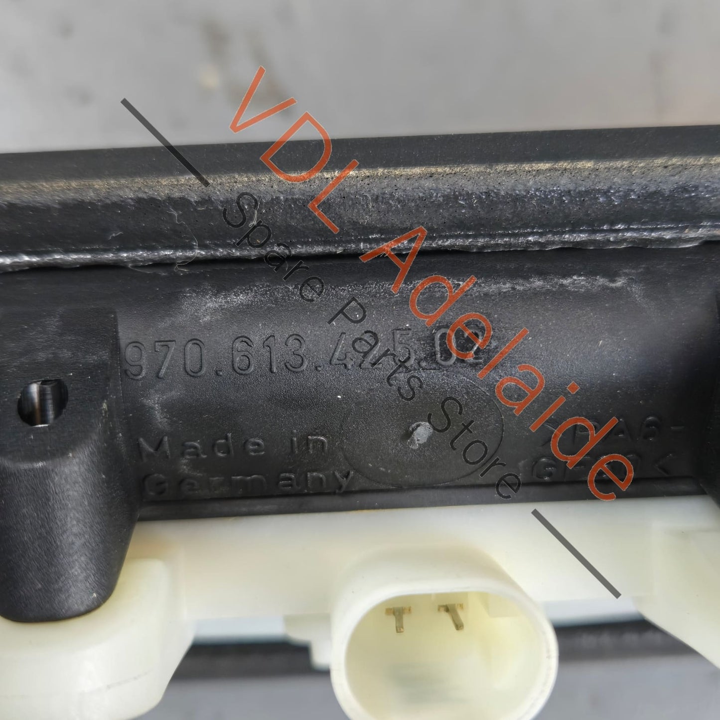 97061342301 970613425021 Porsche Panamera Rear Reverse Camera Trunk Button 97061342301 97061342502 1E0