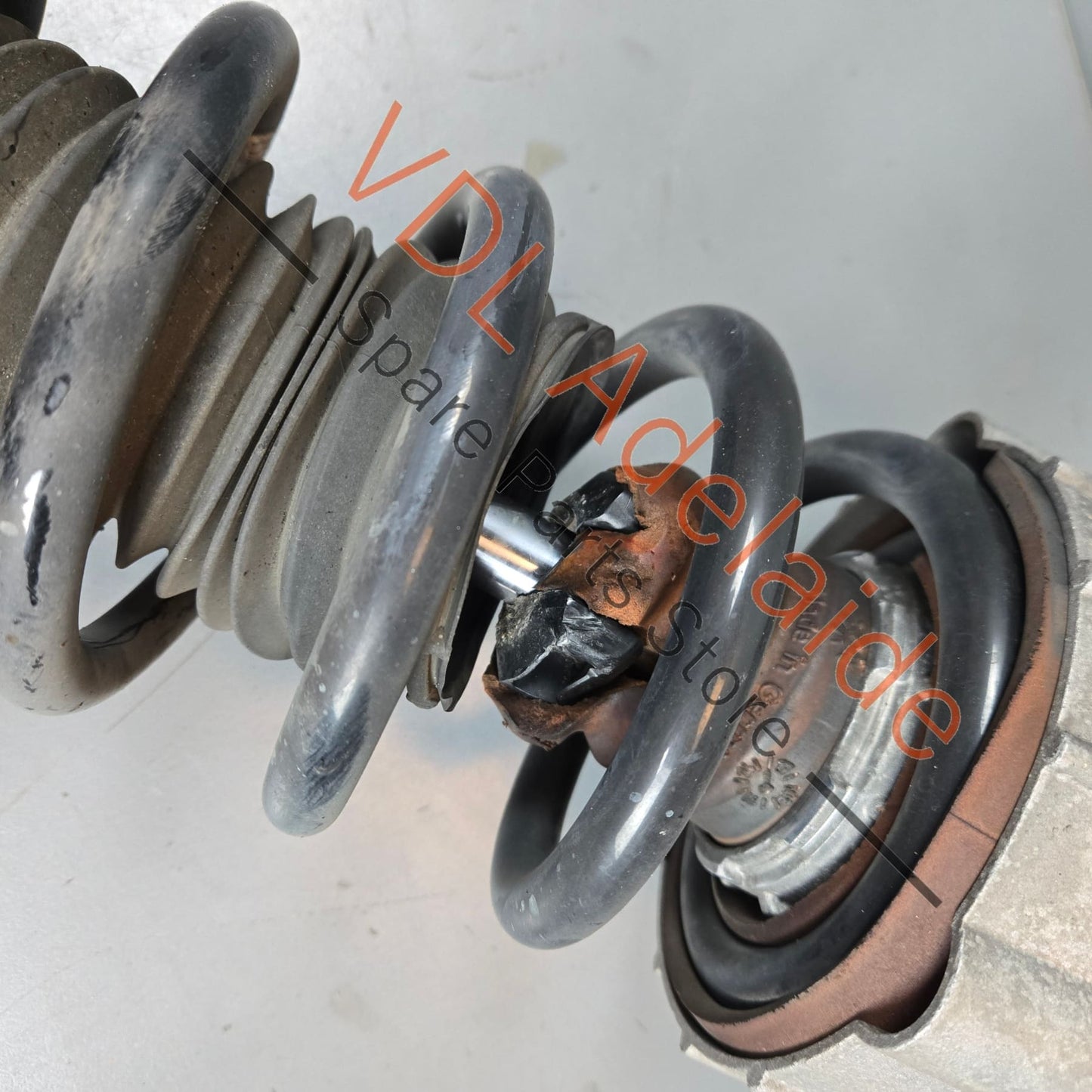 97034303526 97034304510 97034304504 Porsche Panamera 970 Front Suspension Shock Absorber 97034303526