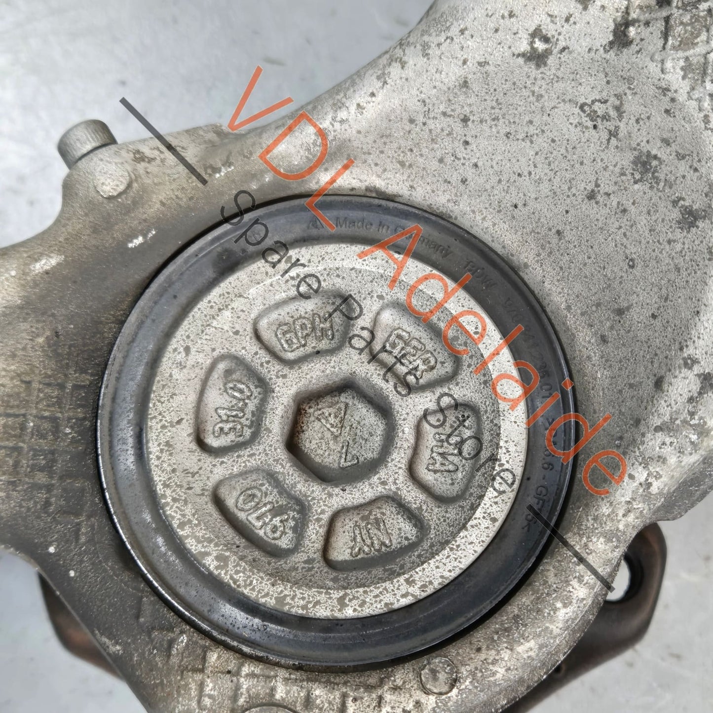 97034115705 97034115703 Porsche Panamera 970 Front Left Suspension Hub Bearing Housing 97034115703 97034115704 97034115705