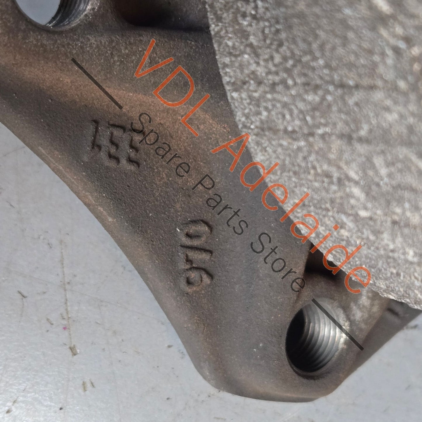 97034115705 97034115703 Porsche Panamera 970 Front Left Suspension Hub Bearing Housing 97034115703 97034115704 97034115705