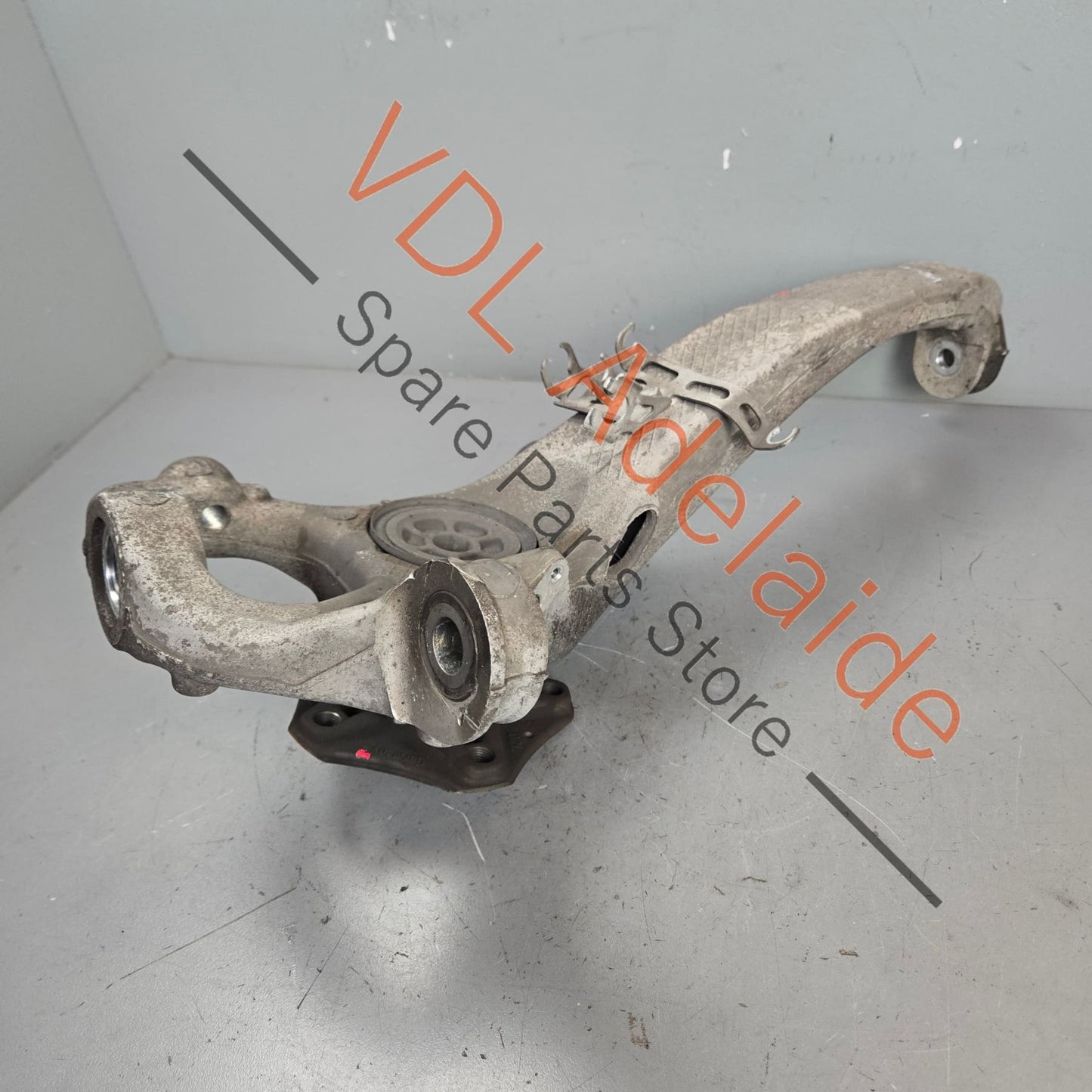 97034115805 97034115803 Porsche Panamera 970 Front Right Suspension Hub Bearing Housing 97034115803 97034115804 97034115805