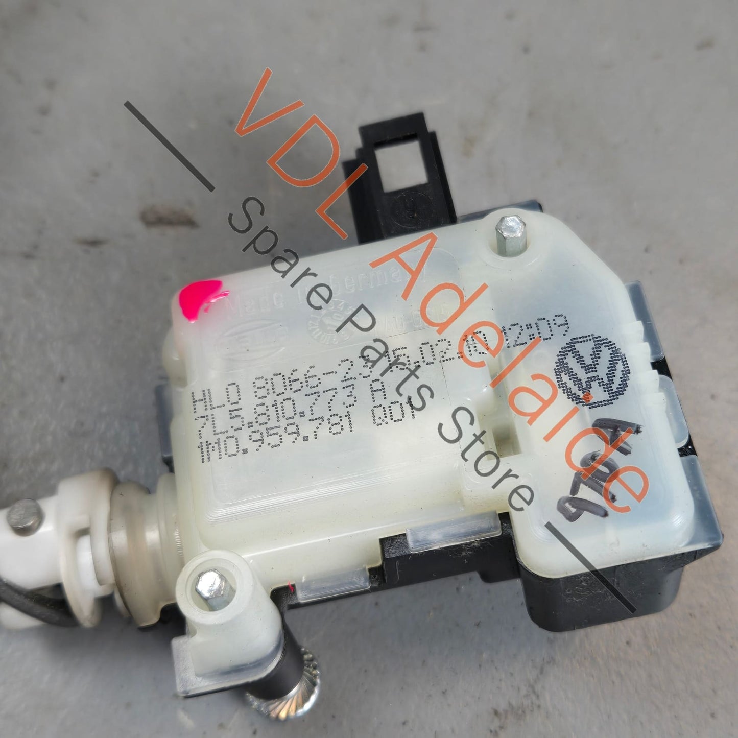 95562477302 1M0959781 7L58109773A Porsche Cayenne Panamera Fuel Door Release Actuator 95562477302